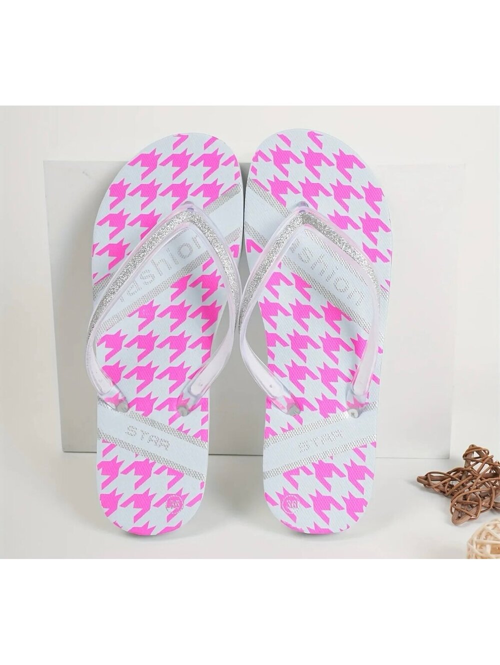 New - Unique- Retro -Ultra Thin -Lightweight Flat Flip-Flops -White /Pink-Size 8